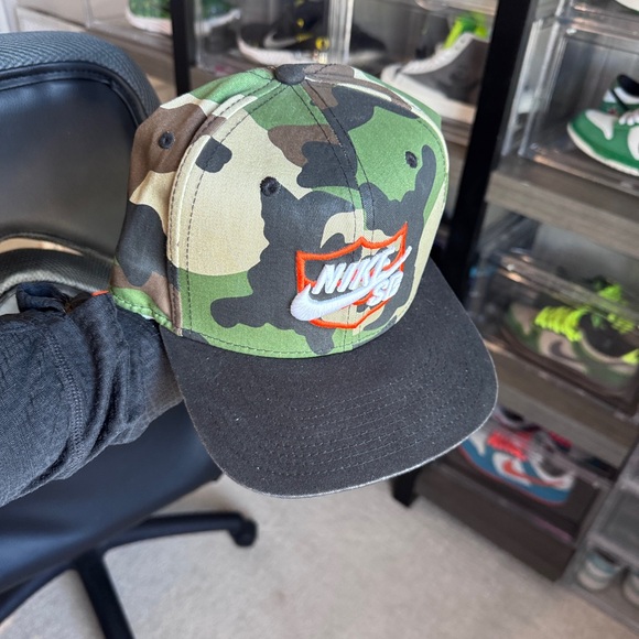 Nike SB ‘Brian Anderson’ Camo SnapBack Hat - Picture 5 of 10